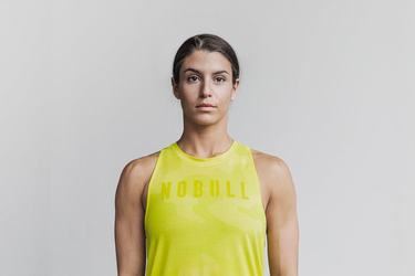 Nobull High-Neck Tank Neon Tanktop Dames Geel Camo | 357210-CRL